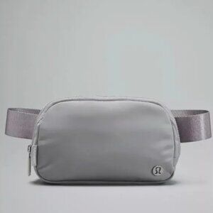 Lululemon Everywhere Belt Bag Silver Drop; 1L ; NWOT